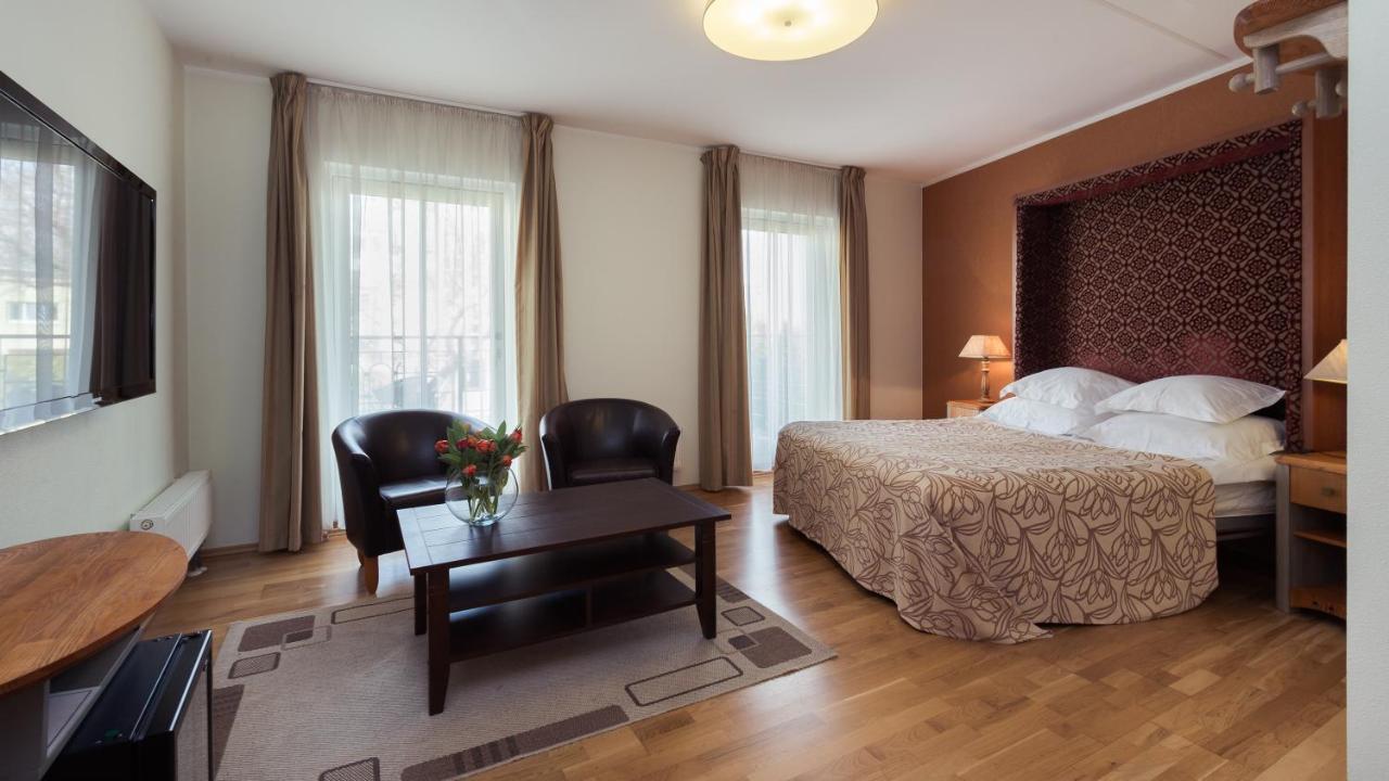 Hotel Villa Wesset Pärnu Extérieur photo