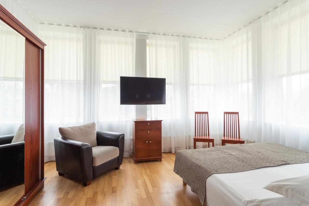 Hotel Villa Wesset Pärnu Extérieur photo