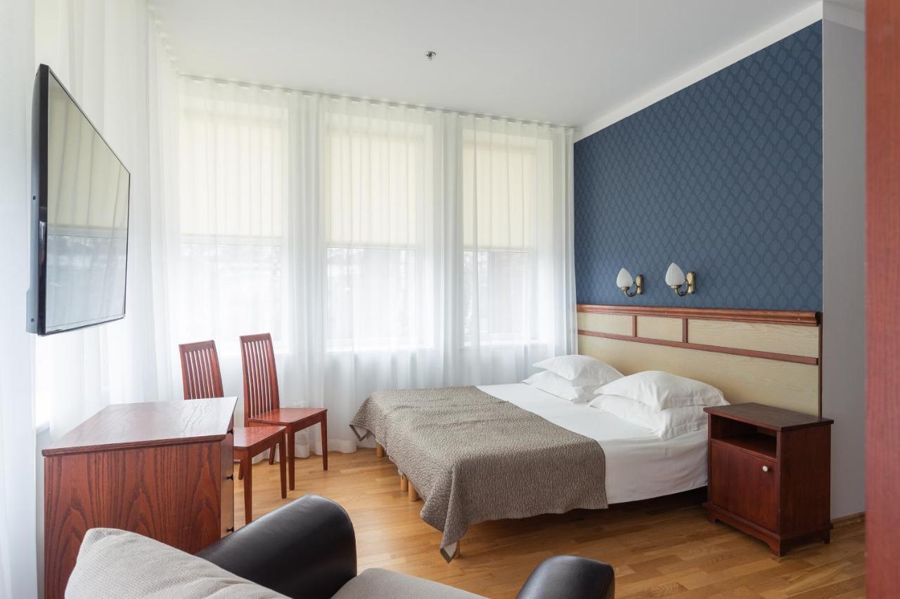 Hotel Villa Wesset Pärnu Extérieur photo