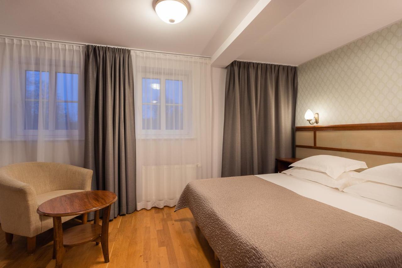 Hotel Villa Wesset Pärnu Extérieur photo