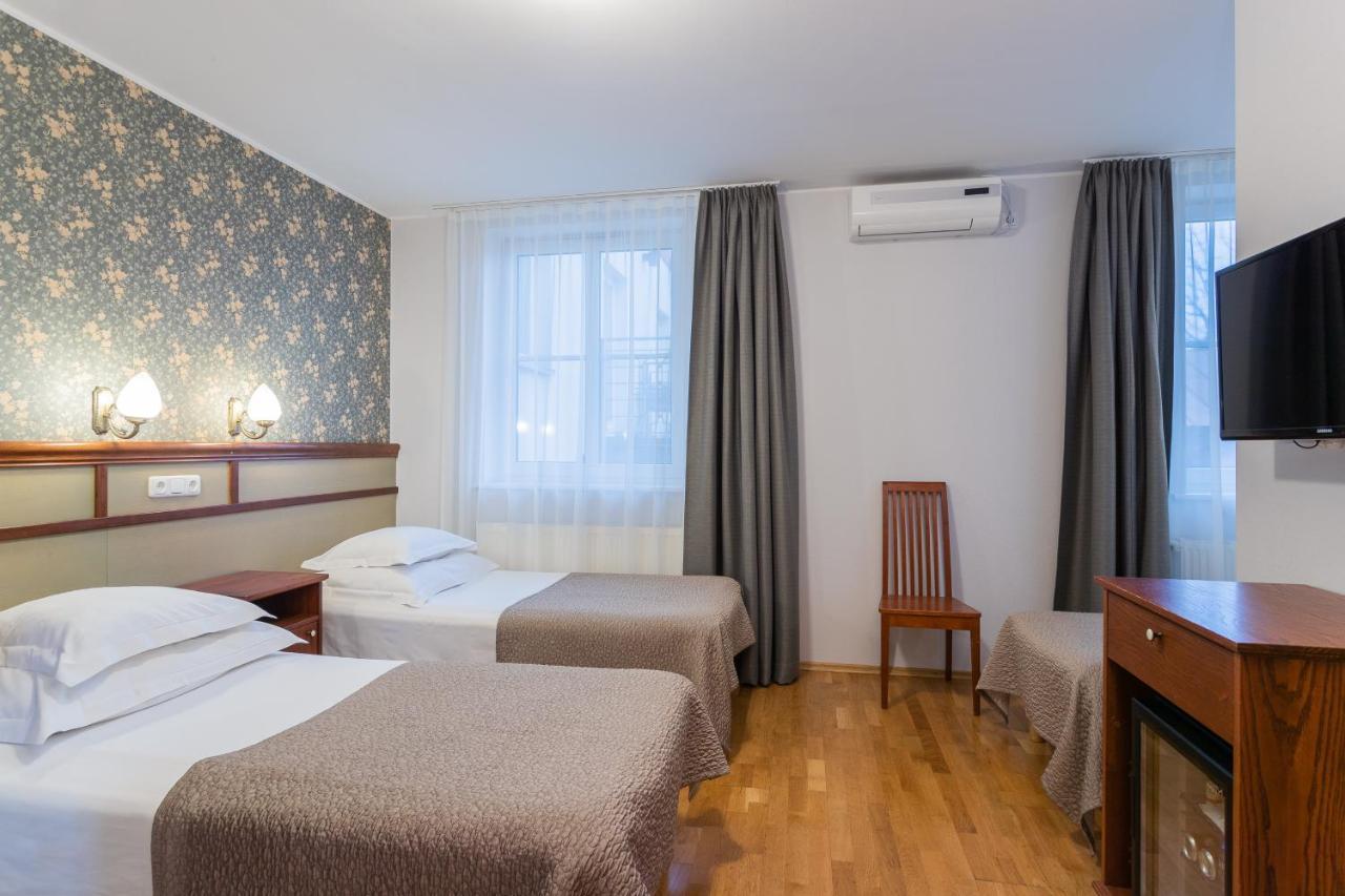 Hotel Villa Wesset Pärnu Extérieur photo